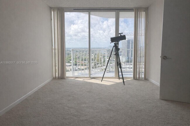 Building Photo - 7601 E Treasure Dr