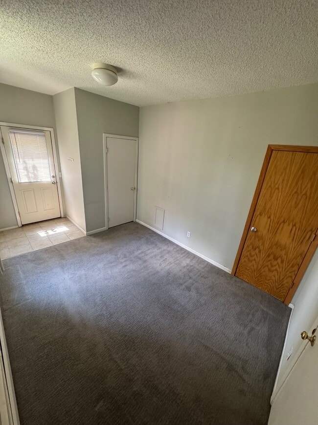 Building Photo - 450 Dayton Ave