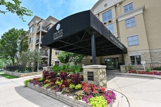 Building Photo - 1300 N Prospect Ave