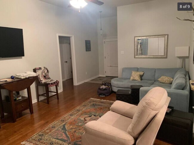 Building Photo - 210 Moss Bluff Dr