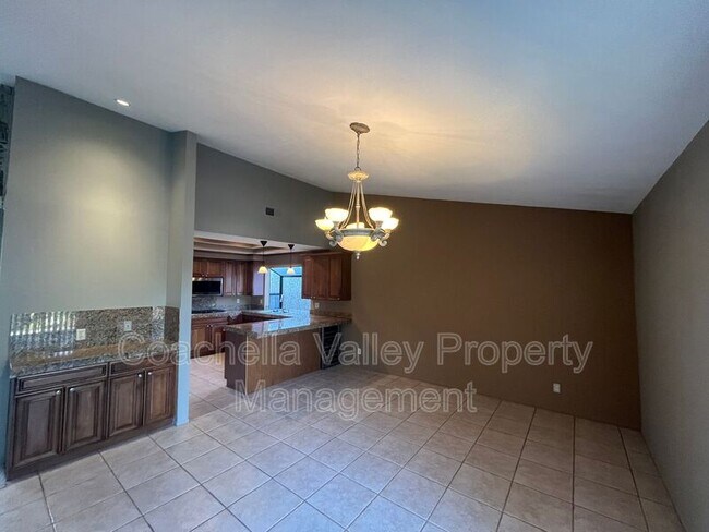 Building Photo - 36532 Vía Abeja