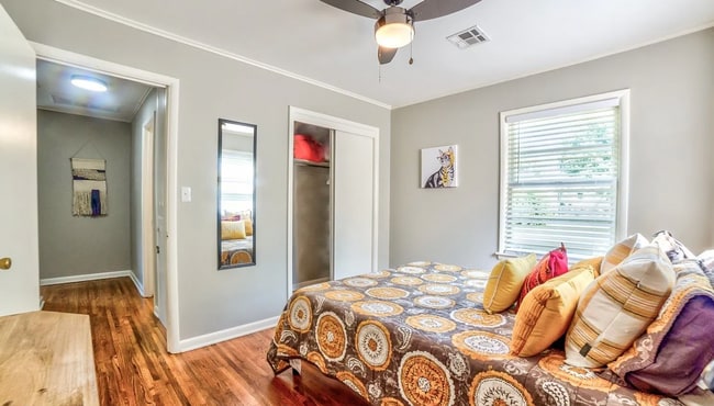 Building Photo - Beautifully Renovated Rose District Home