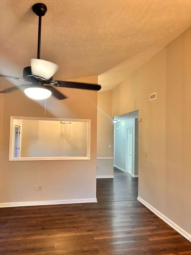 Building Photo - 6920 Timberwood Dr