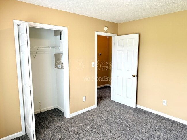Building Photo - 545 Plantation Cove