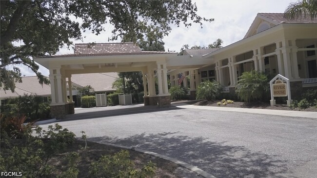 Building Photo - 3210 Cottonwood Bend