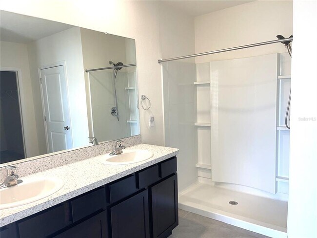 Building Photo - 17210 Reserva Dr