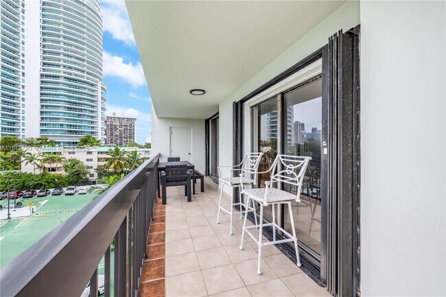 Building Photo - 2333 Brickell Ave