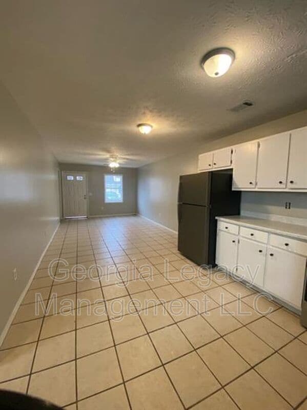 Building Photo - 896 Campbell St