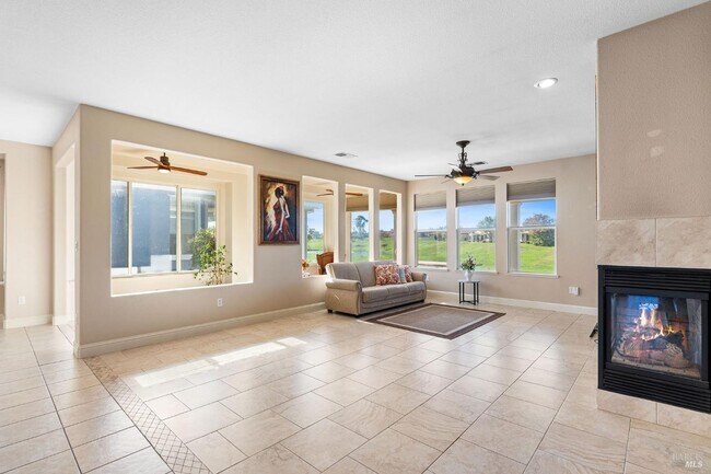 Building Photo - 351 Spyglass Dr