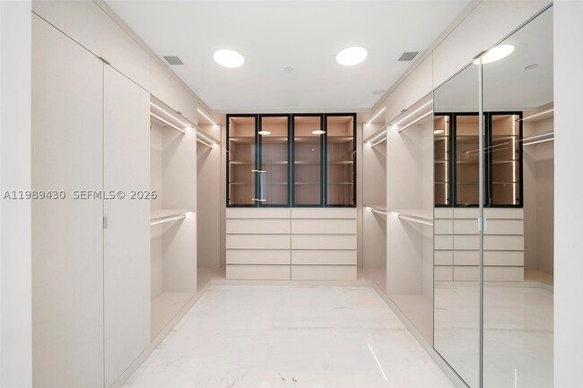 Building Photo - 300 Biscayne Blvd