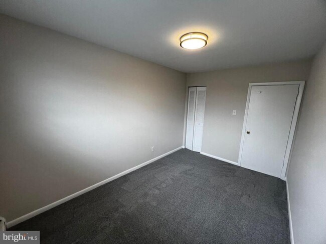 Building Photo - 50 N Fellowship Rd