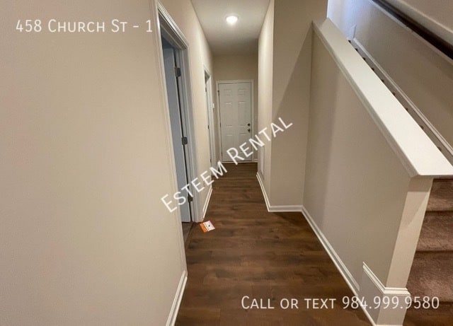 Building Photo - 458 Church St