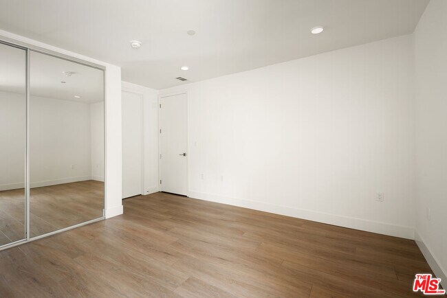 Building Photo - 3651 Regal Pl