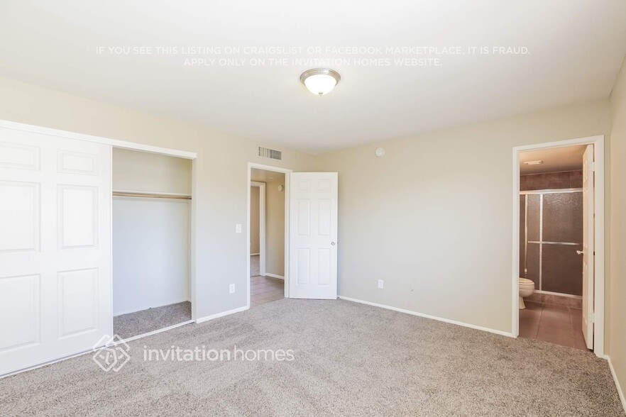 Building Photo - 10902 W Montecito Ave