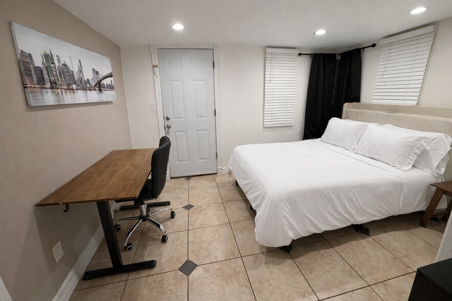 Building Photo - 1014 Brown St