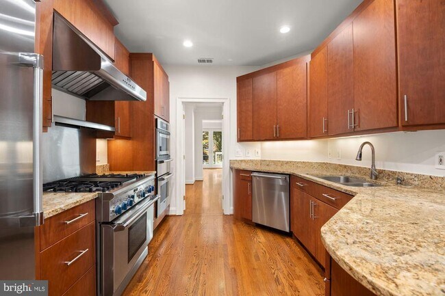 Building Photo - 4004 Highwood Ct NW