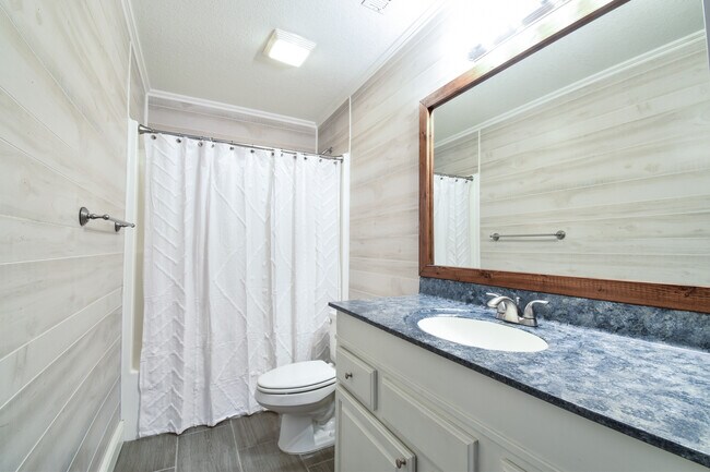 Building Photo - 701 Earls Ct