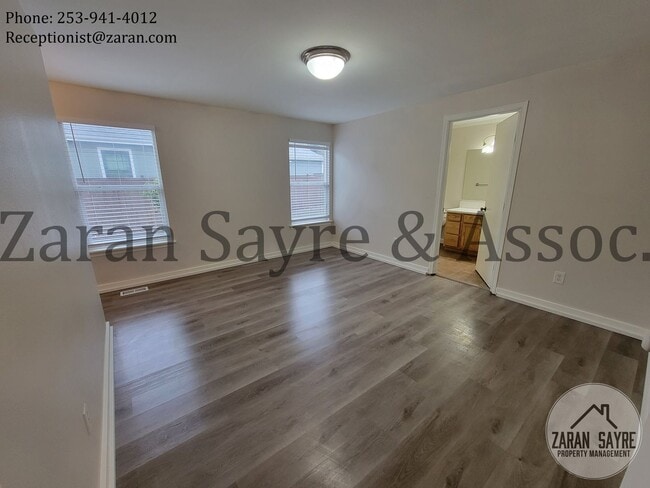 Building Photo - 2805 9th St SE