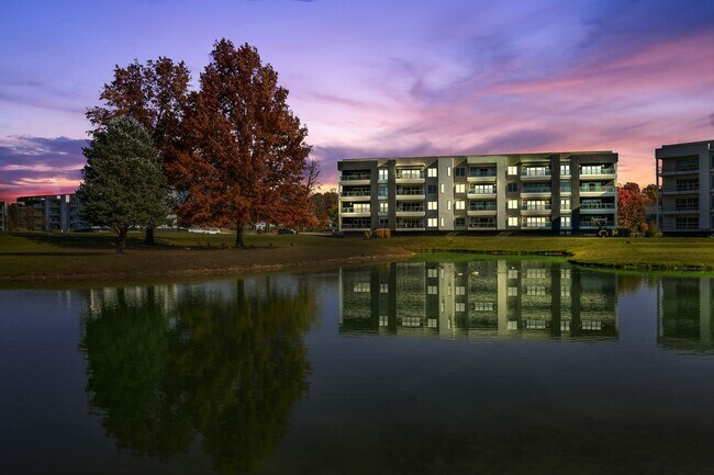 Building Photo - 5233 Highpointe Lakes Dr
