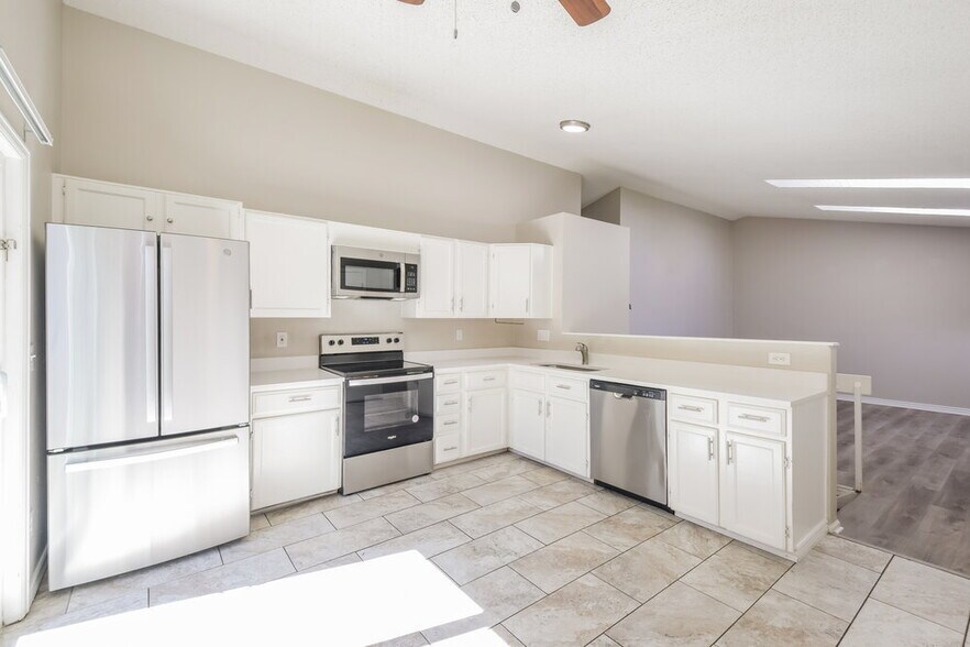 Building Photo - 4557 Gibraltar Way