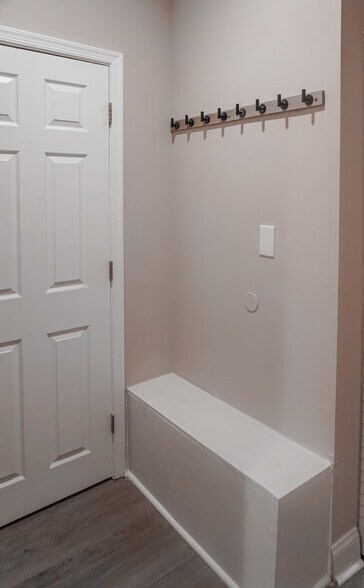 Building Photo - 2268 Druid Park Dr
