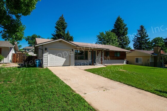 Building Photo - 2420 Poplar Dr