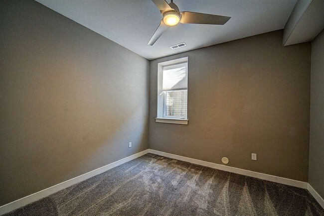 Building Photo - 704 American Pharaoh Dr