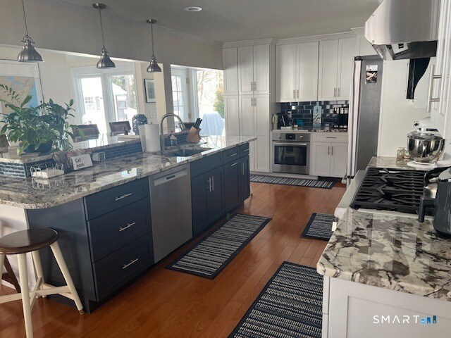 Building Photo - 51 W Lake Ave