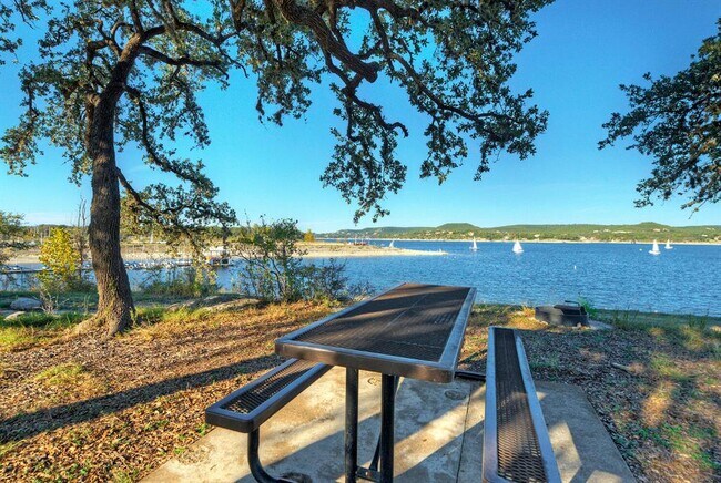 Building Photo - 15501 Rock Creek