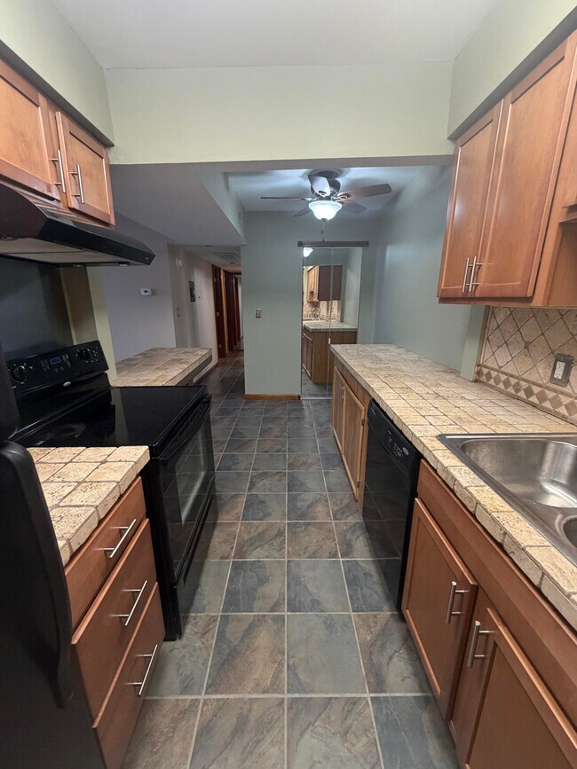 Building Photo - 3911 Fort St