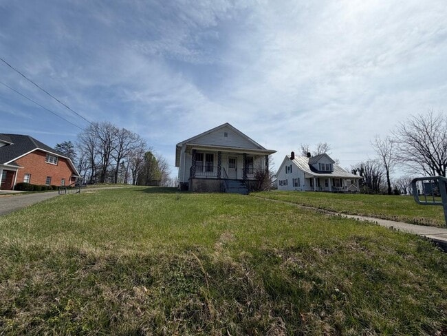 Building Photo - 700 Old Franklin Turnpike