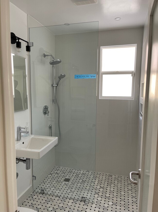 Building Photo - 12214 Aneta St