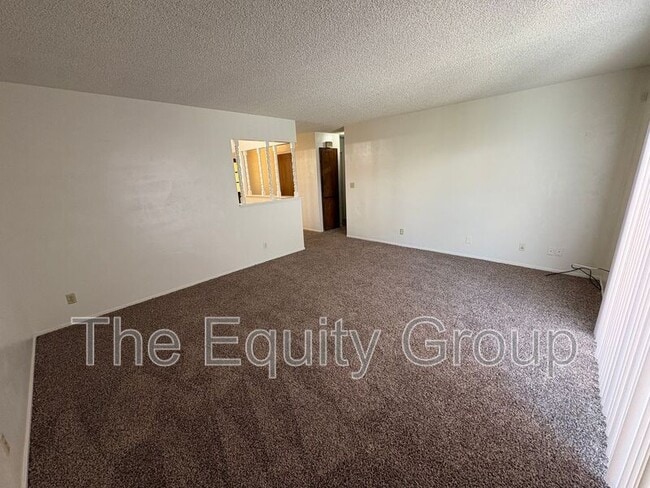 Building Photo - 3924 W Hillsdale Ct