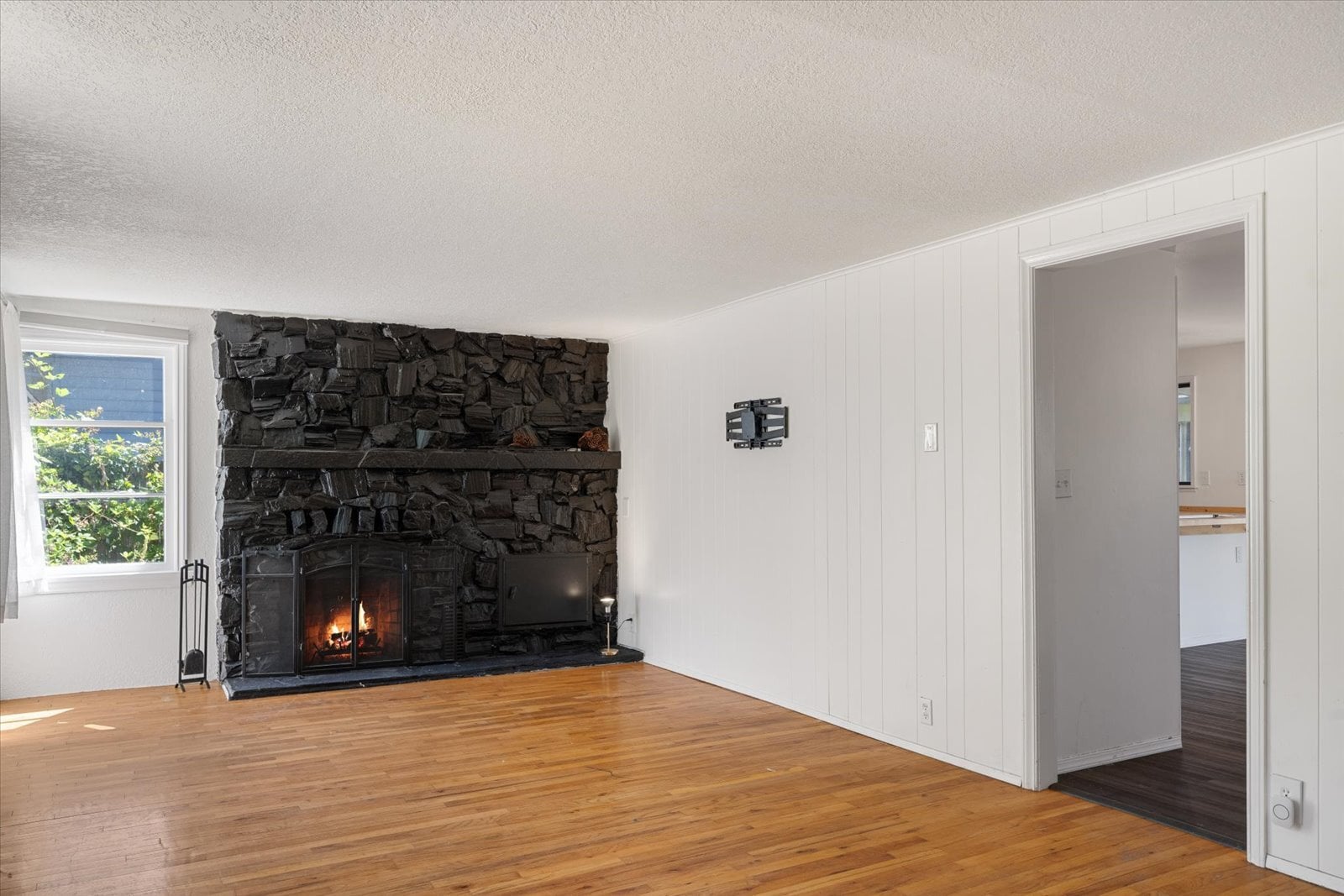 The fireplace is decorative only. - 2232 148th St SW