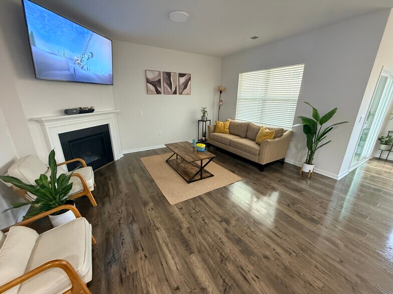 Building Photo - 932 Greyford Ln