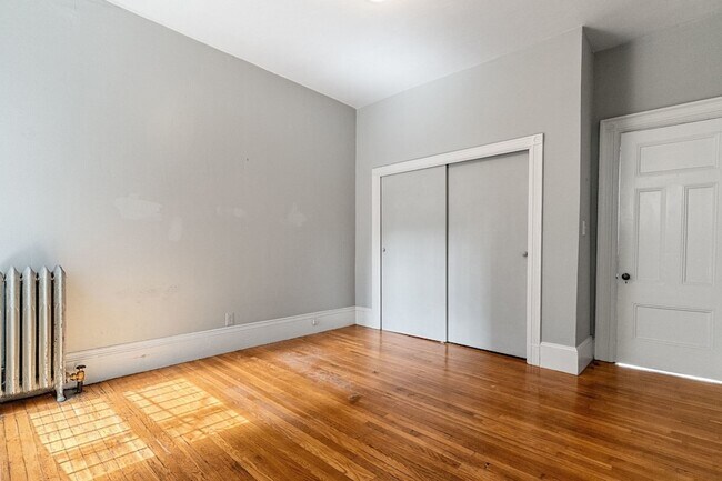 Building Photo - 259 Beacon St