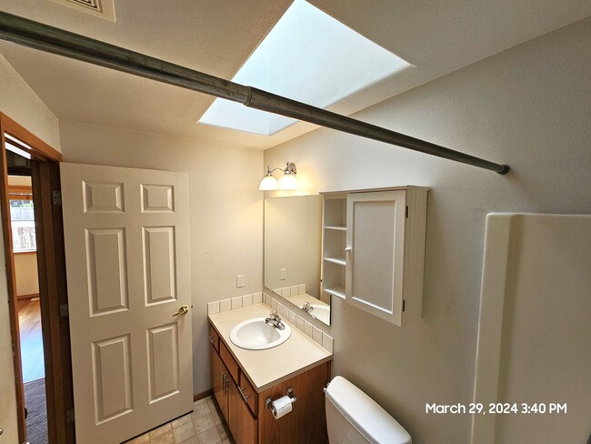Building Photo - 21138 SW Houston Dr