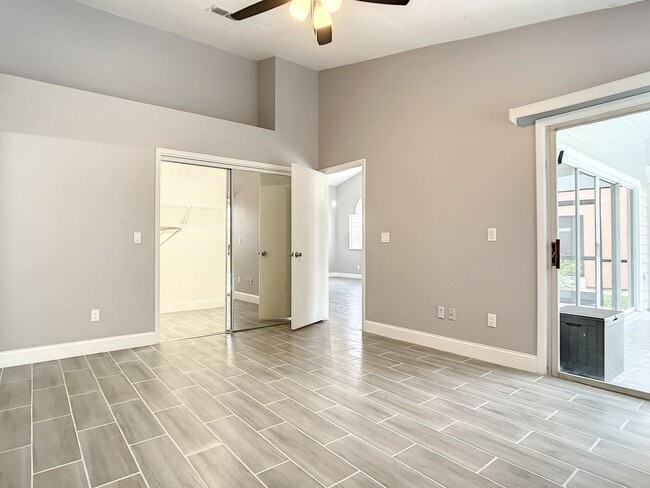 Building Photo - Beautiful 3 Bedroom, 2 Bath POOL Home with 2-Car Garage in the Heart of Hunters Creek!