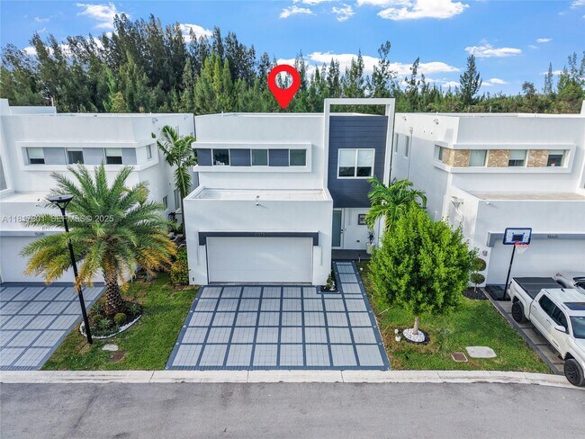 Building Photo - 10373 NW 68th Terrace