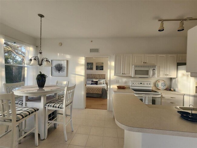 Building Photo - 4442 Corso Venetia Blvd