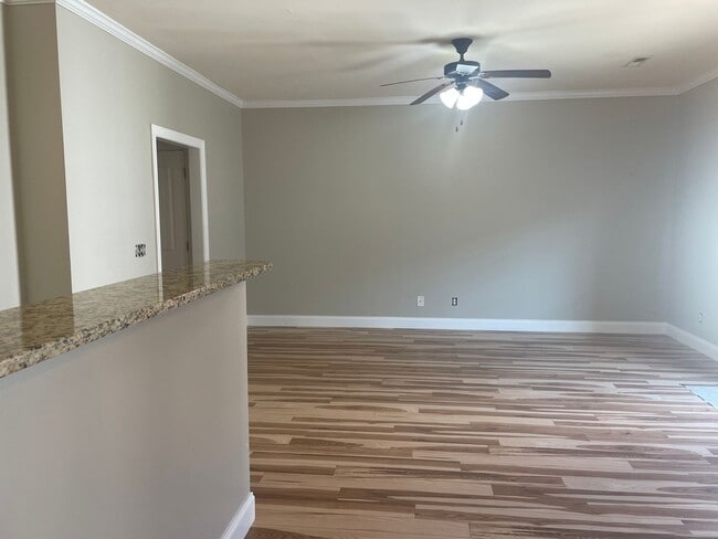 Building Photo - Luxury Condo for Rent