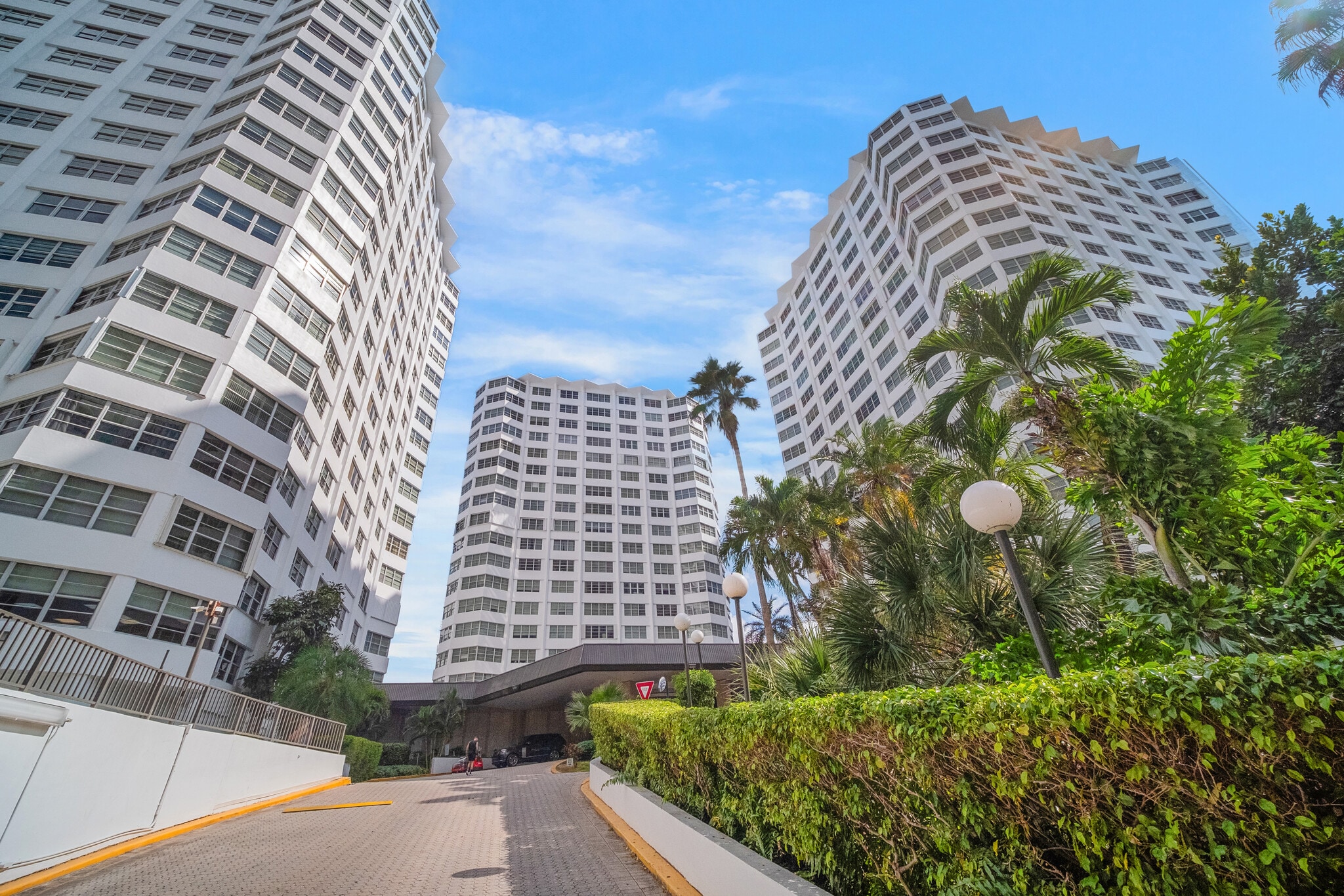 999 Brickell Bay Dr. #1906 exterior - 999 Brickell Bay Dr
