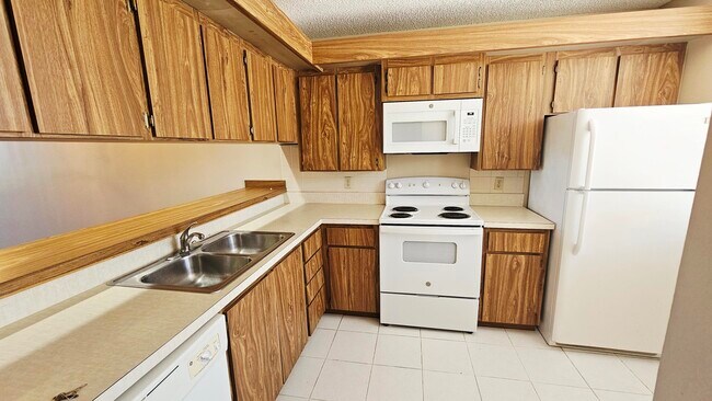 Building Photo - 3630 Whitehall Dr
