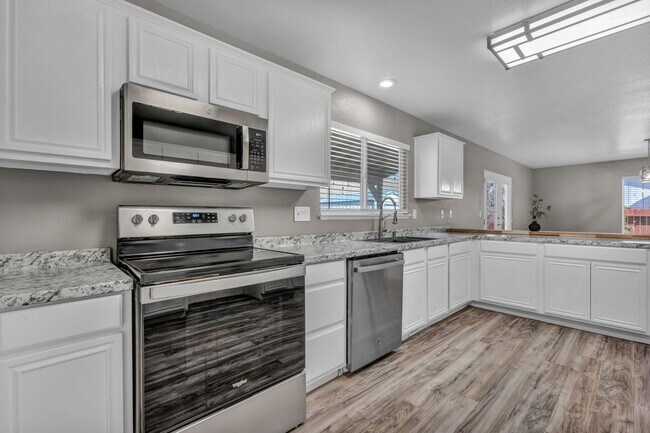 Building Photo - 17391 Crystal Canyon Blvd