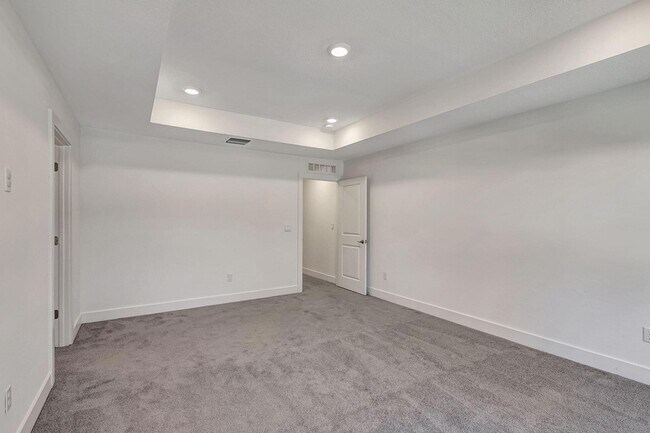 Building Photo - 229 Preserve Trl S