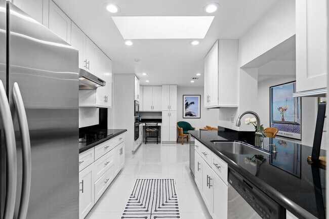 Building Photo - 326 Seven Isles Dr