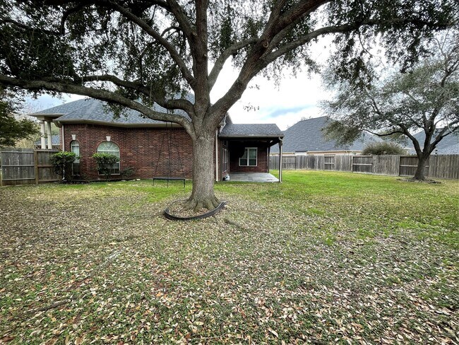 Building Photo - 1759 Lakeside Enclave Dr