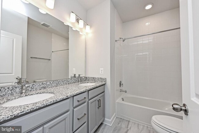 Building Photo - 4404 Fair Lakes Ct