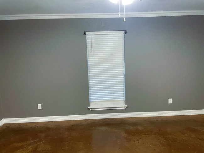 Building Photo - 713 Overlook Dr