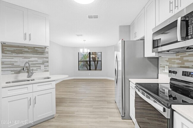 Building Photo - 3912 English Colony Dr S